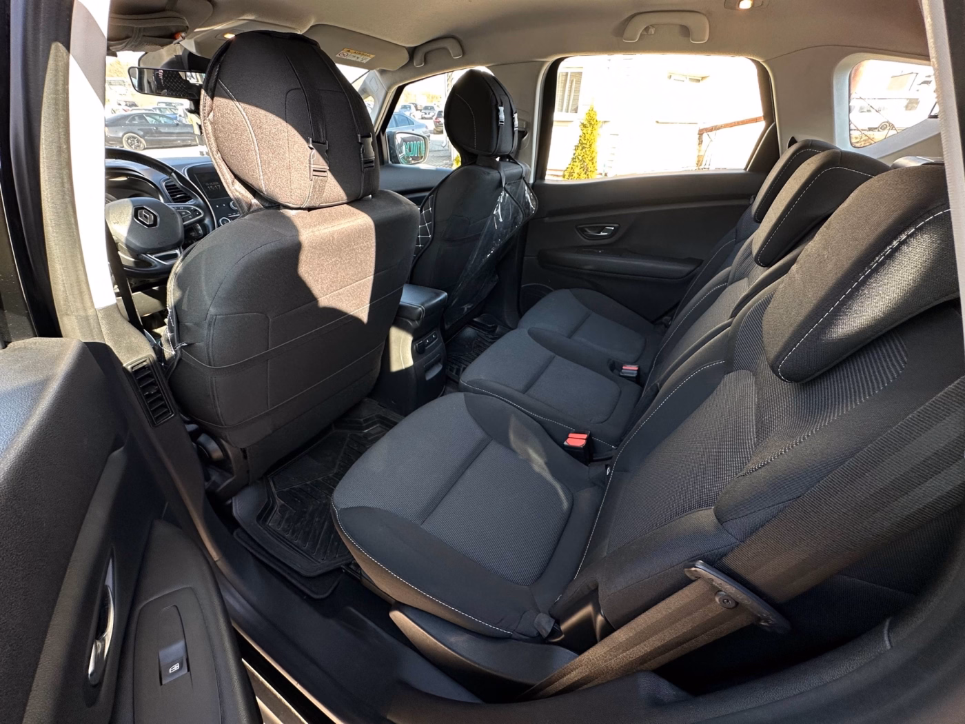 Renault Scenic фото 12