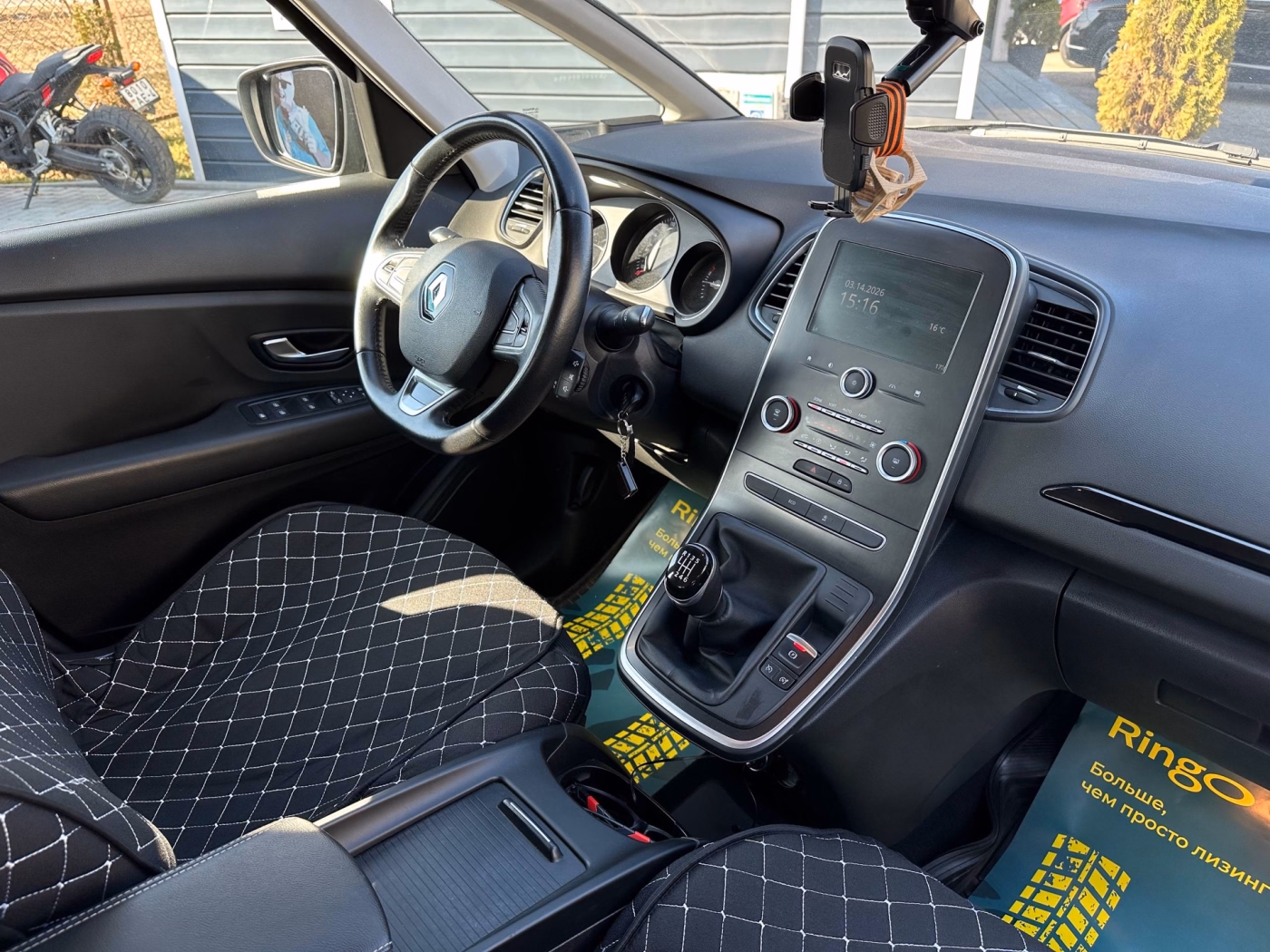 Renault Scenic фото 17