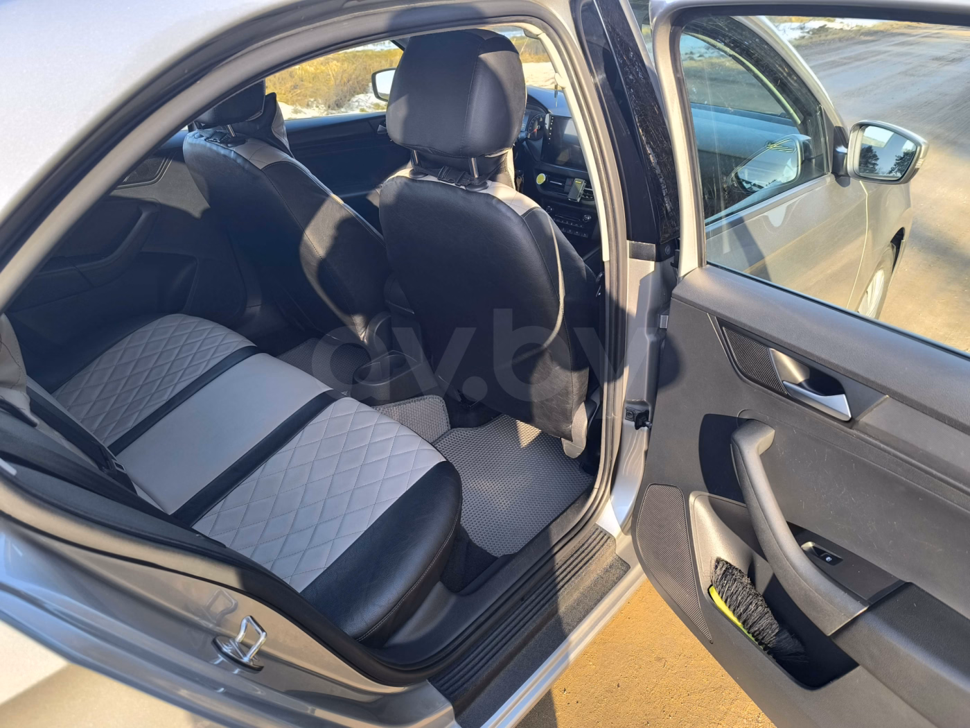 Volkswagen Polo Sedan фото 9