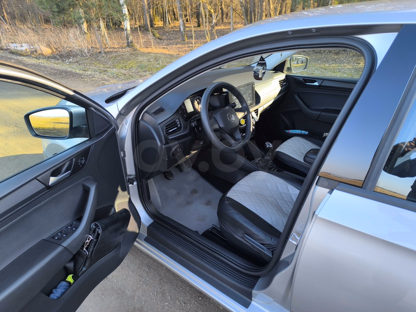 Volkswagen Polo Sedan фото 7