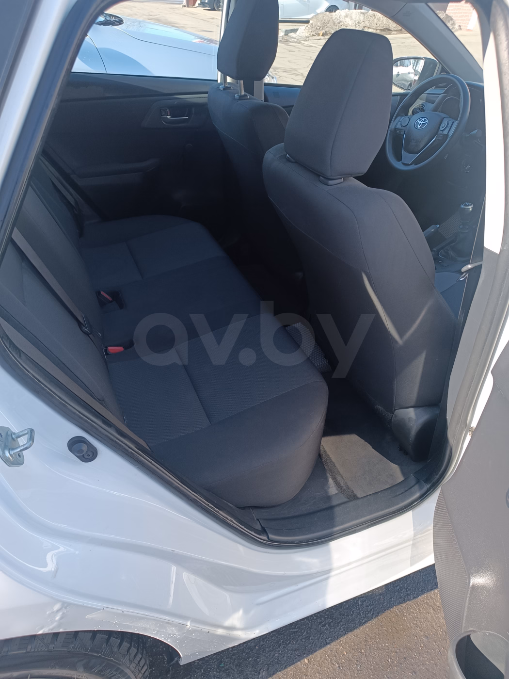 Toyota Auris фото 12