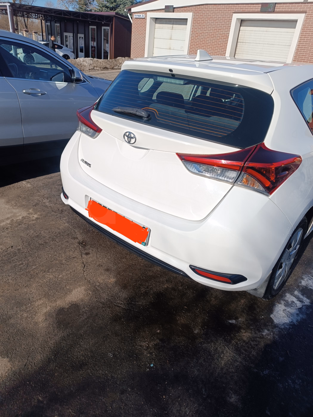 Toyota Auris фото 2