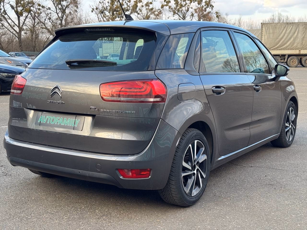 Citroen C4 Spacetourer фото 8
