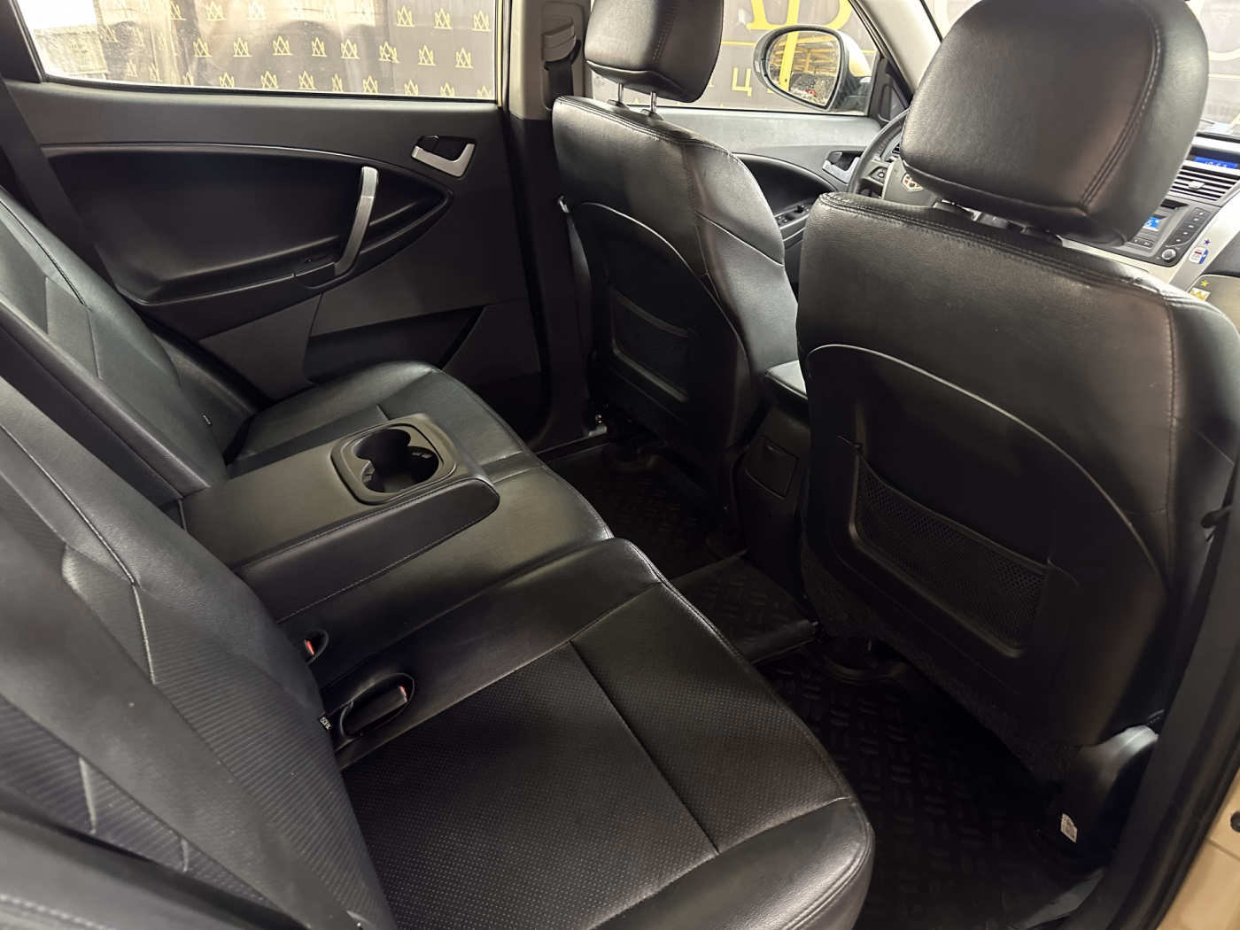 Geely Emgrand X7 фото 25