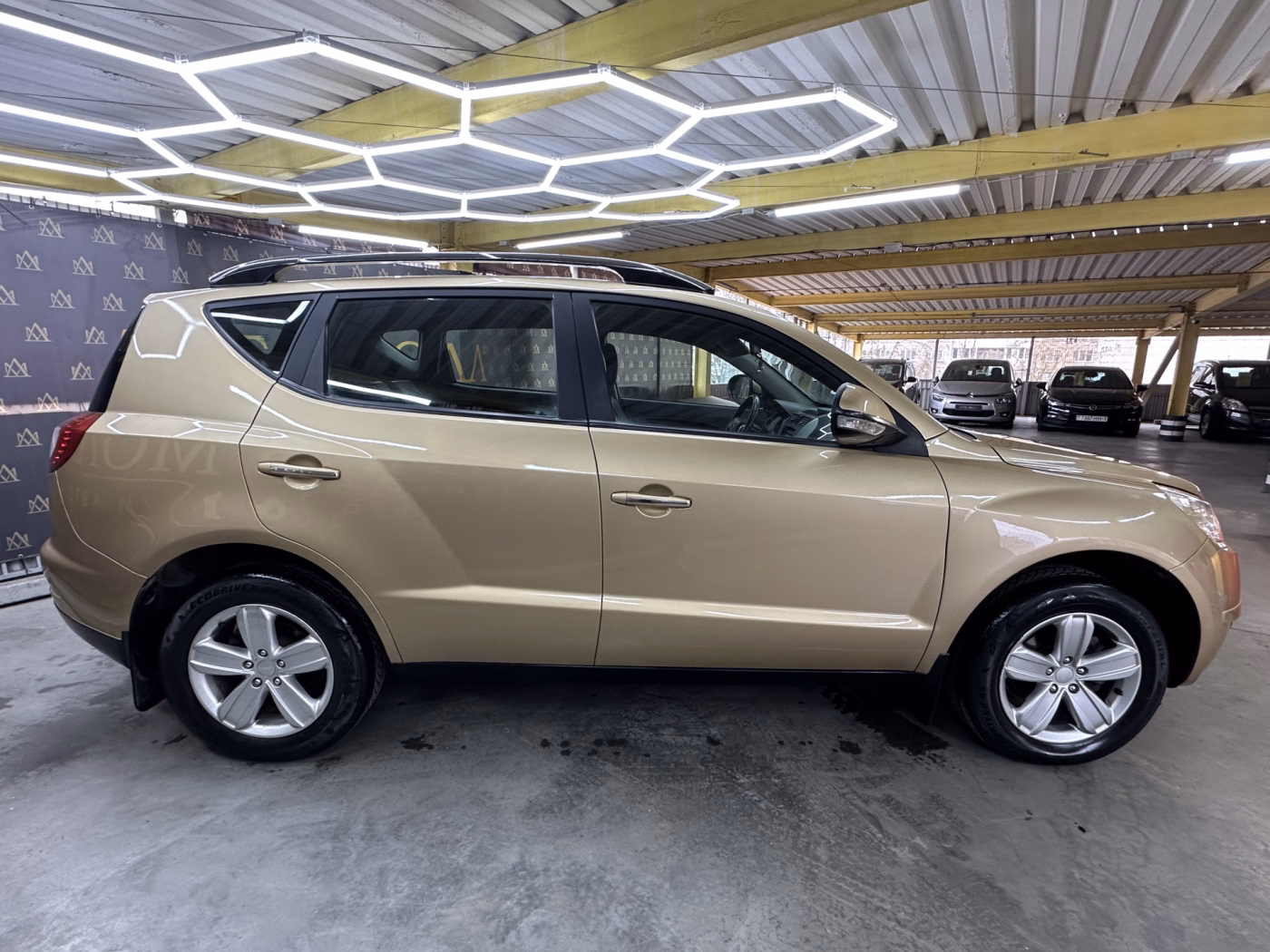 Geely Emgrand X7 фото 6