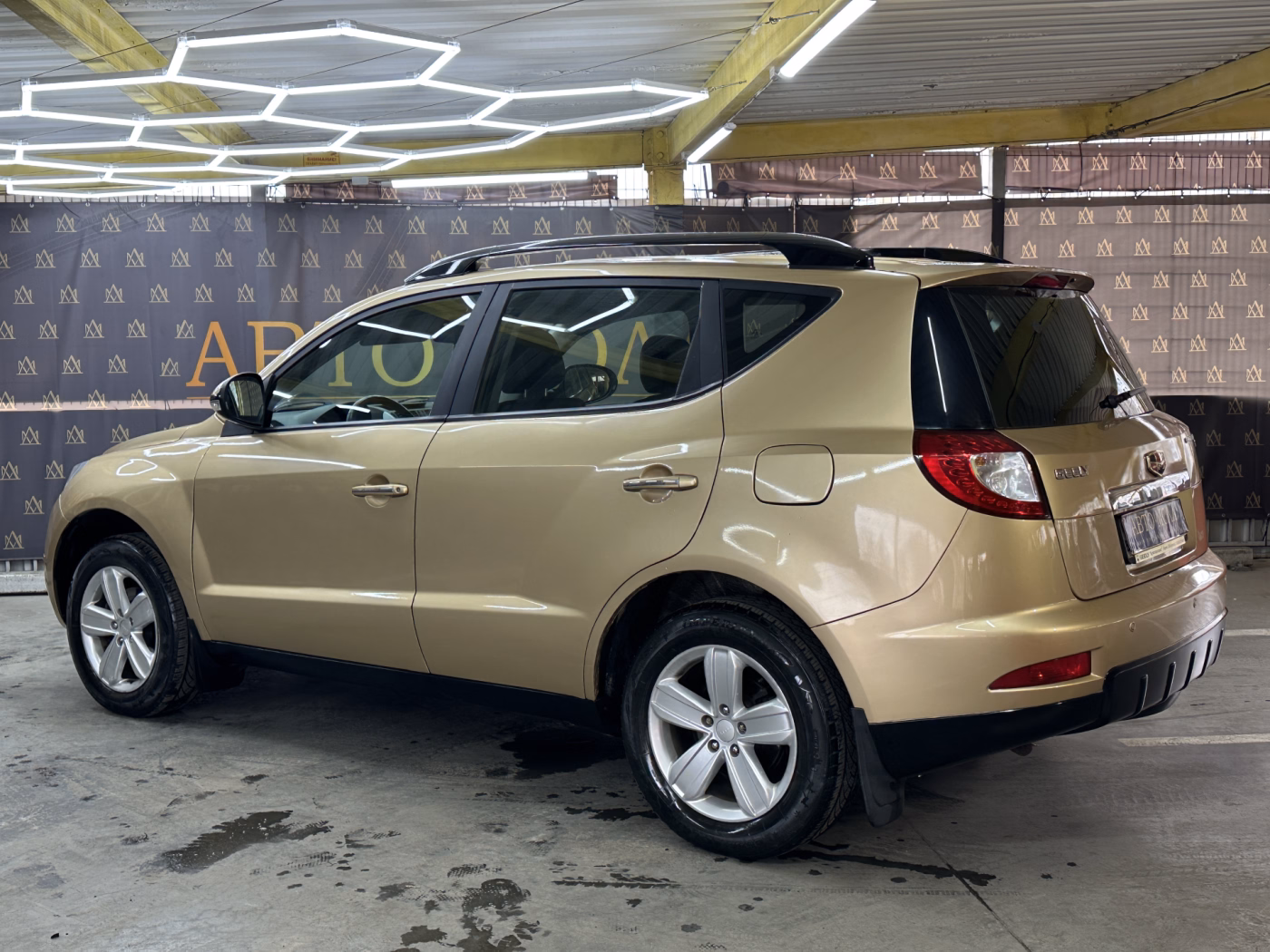 Geely Emgrand X7 фото 7