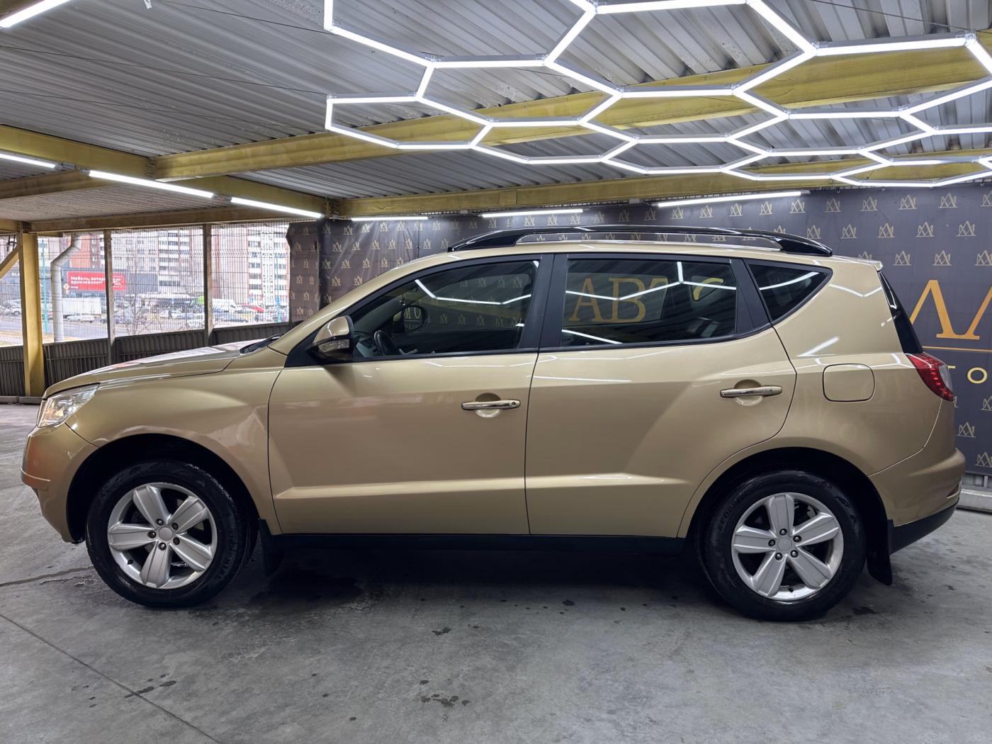 Geely Emgrand X7 фото 5