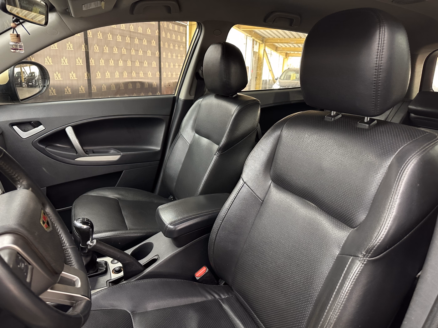 Geely Emgrand X7 фото 21