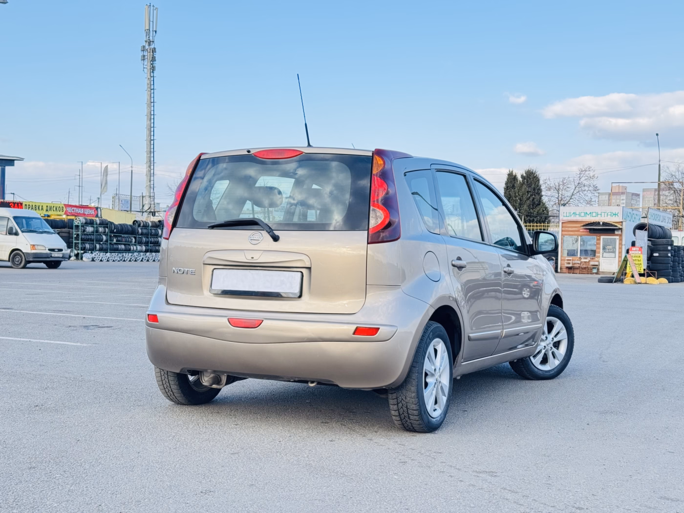 Nissan Note фото 2