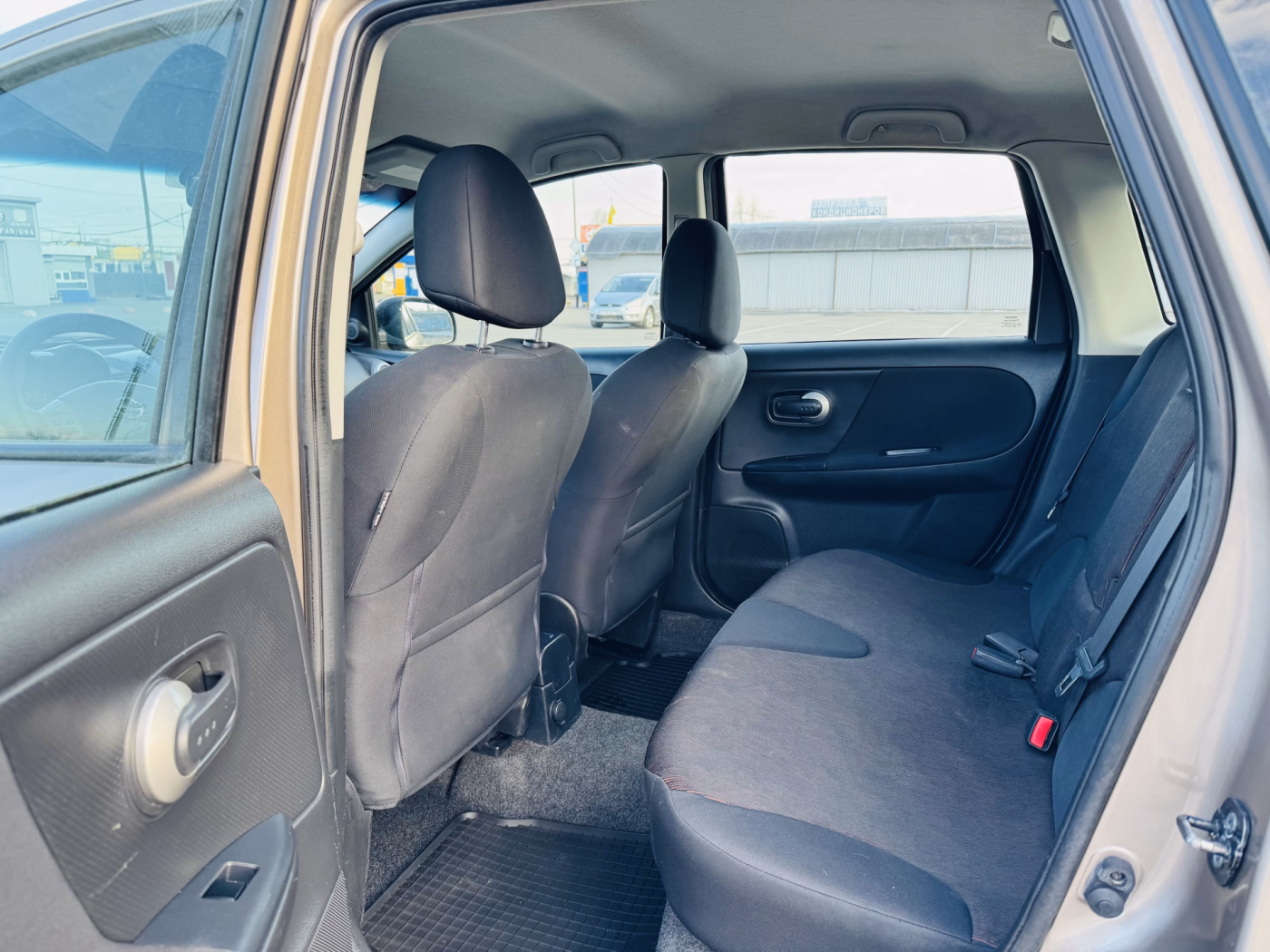 Nissan Note фото 8