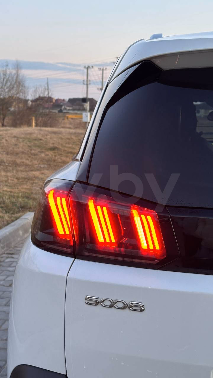 Peugeot 5008 фото 7