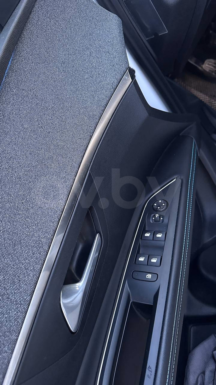 Peugeot 5008 фото 18