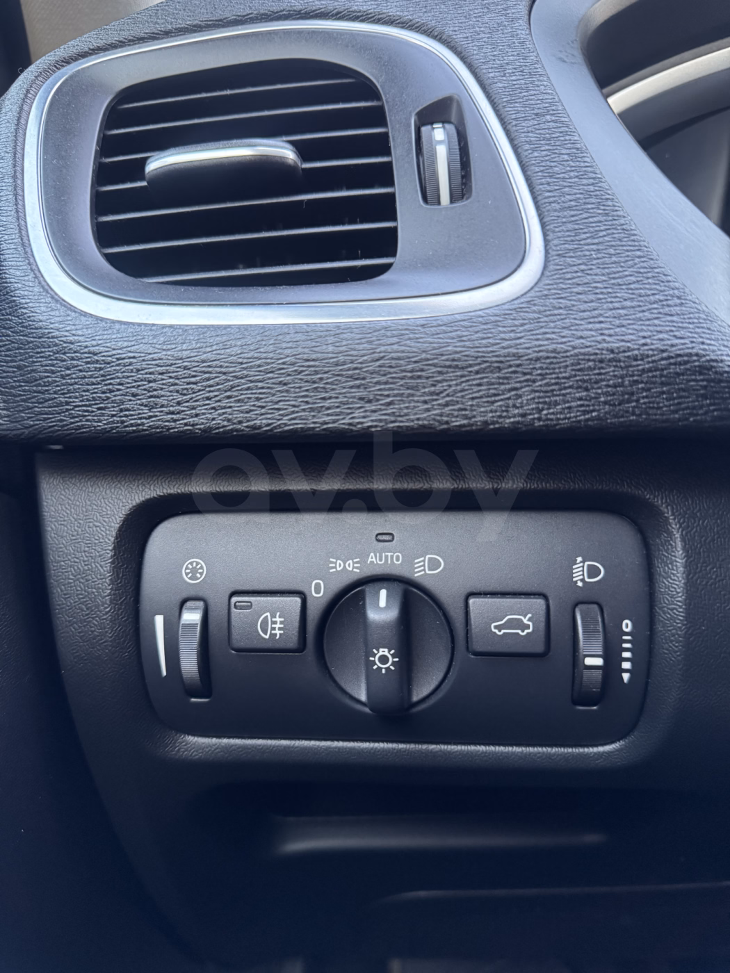 Volvo V40 фото 11