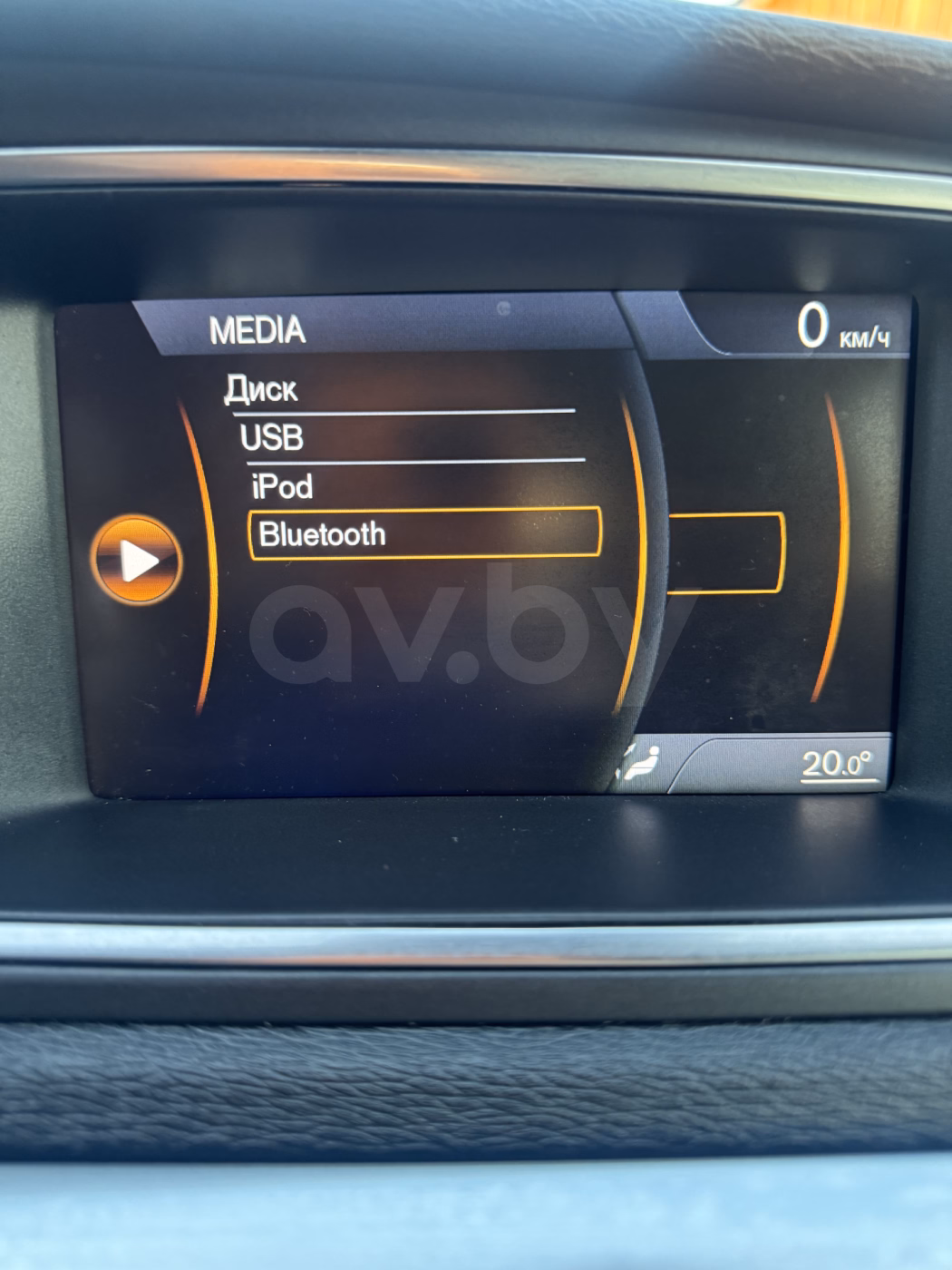 Volvo V40 фото 13