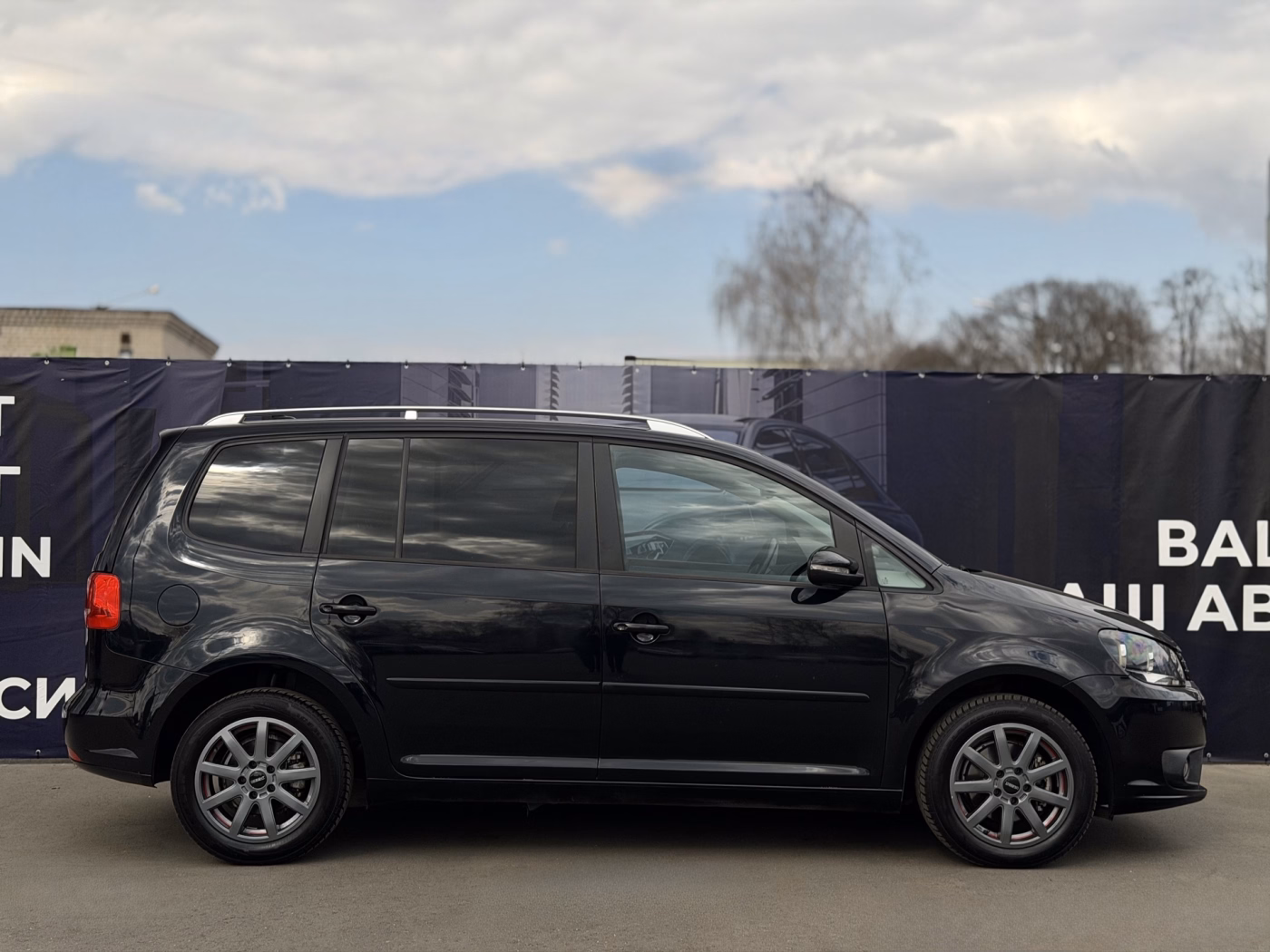 Volkswagen Touran фото 6