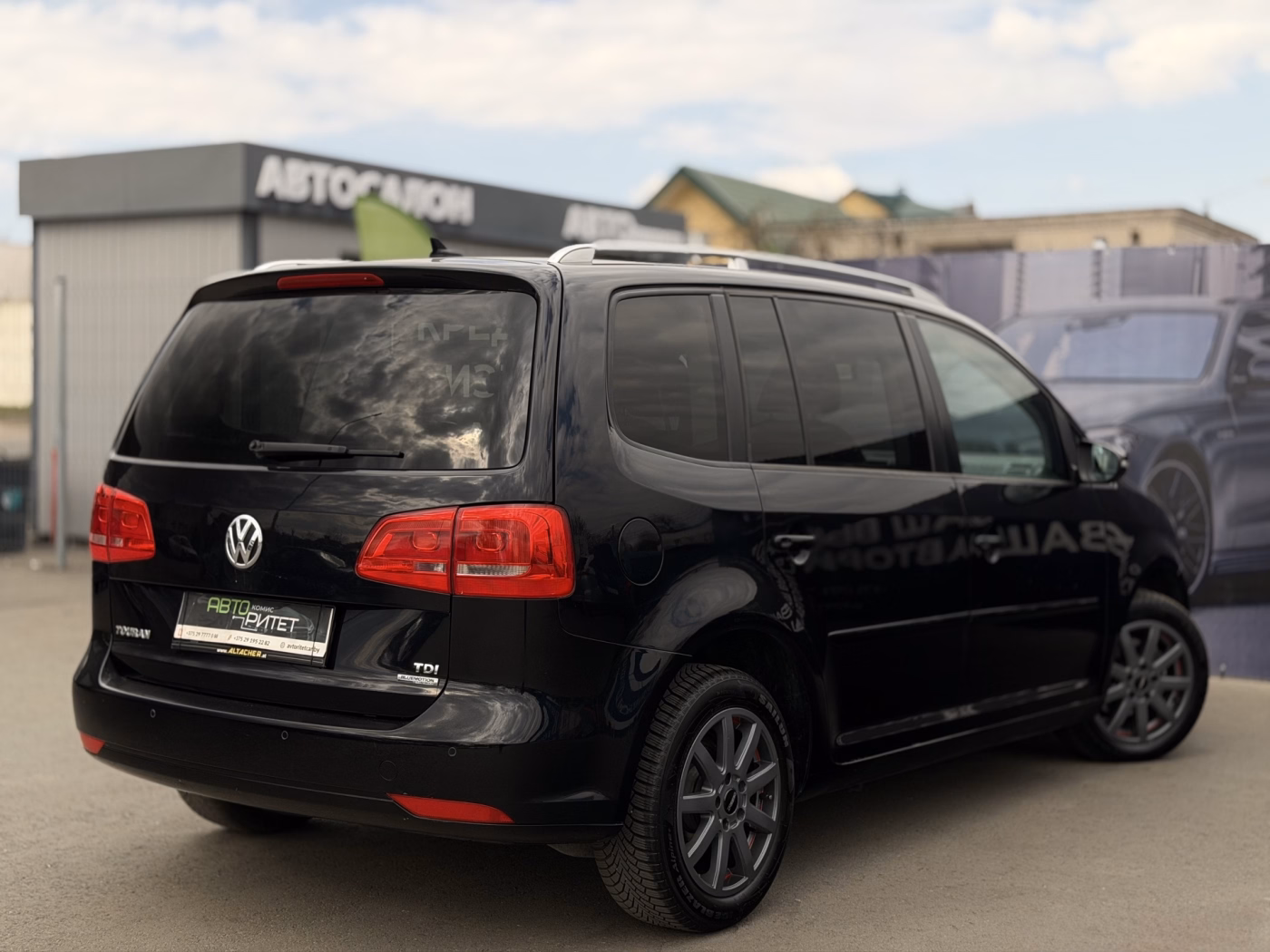 Volkswagen Touran фото 7