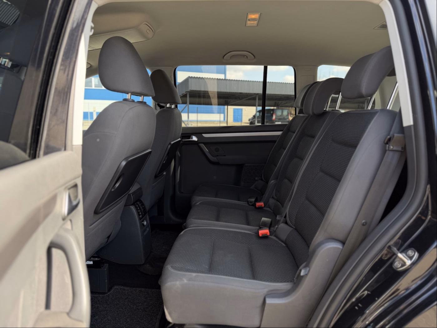 Volkswagen Touran фото 23