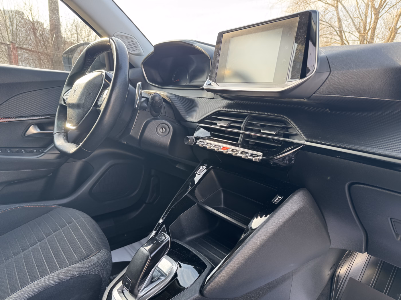 Peugeot 2008 фото 14