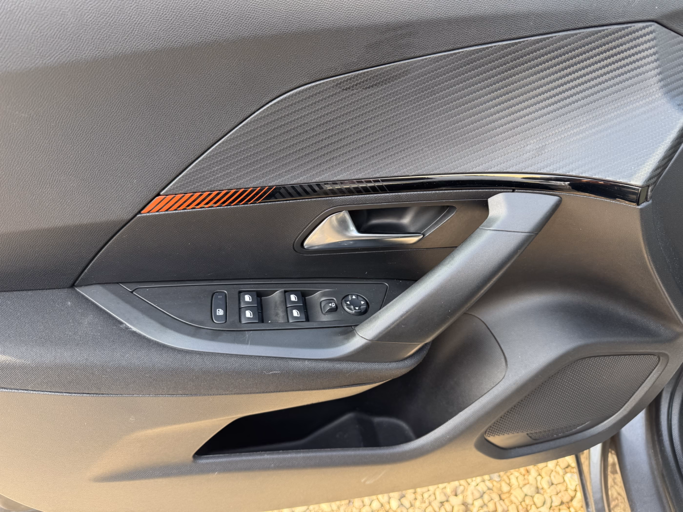 Peugeot 2008 фото 15