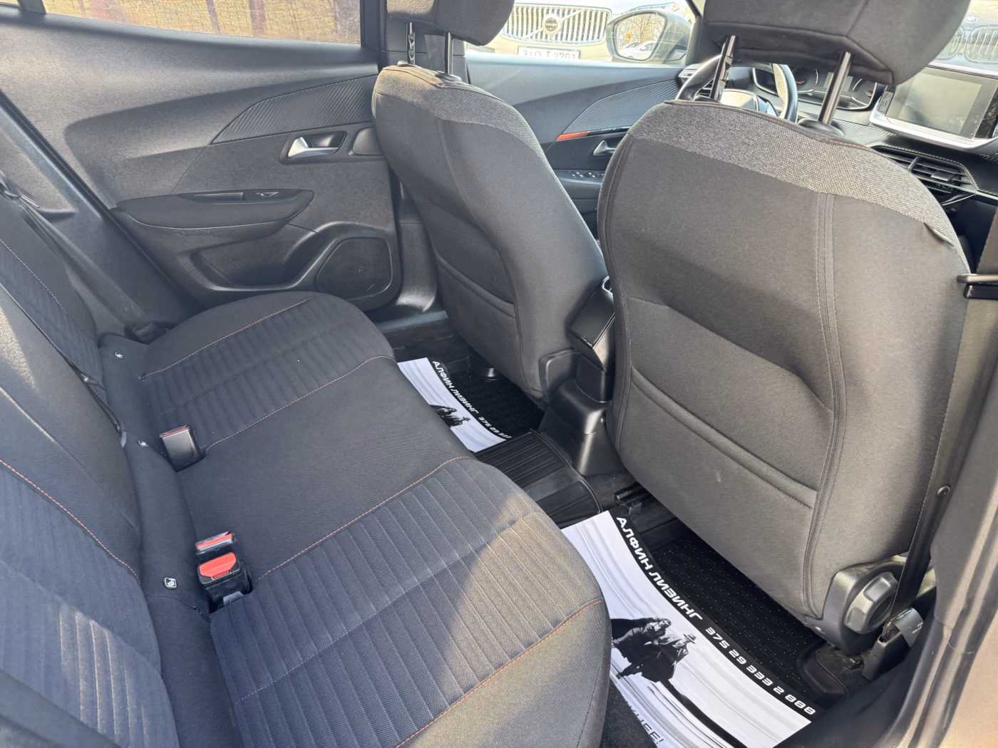 Peugeot 2008 фото 11