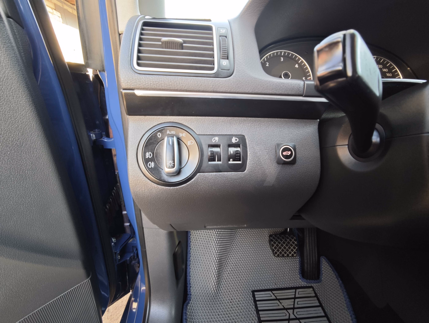 Volkswagen Touran фото 15