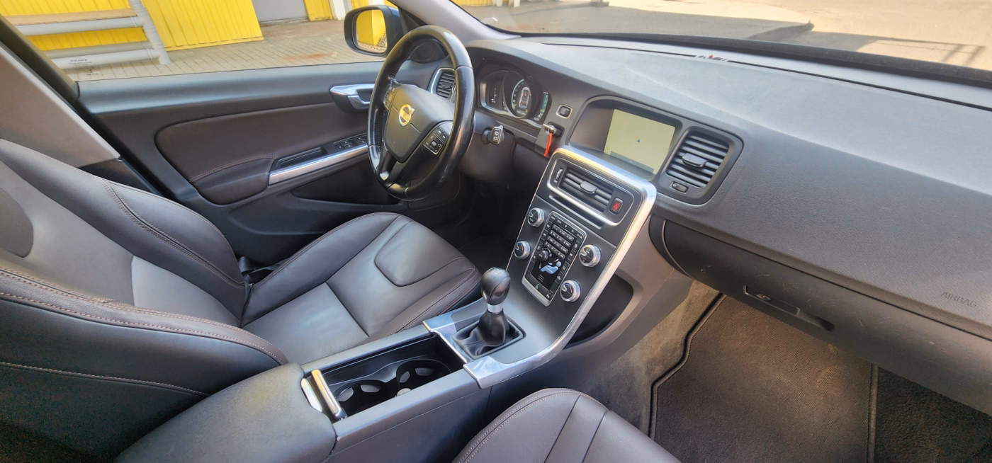 Volvo V60 фото 13
