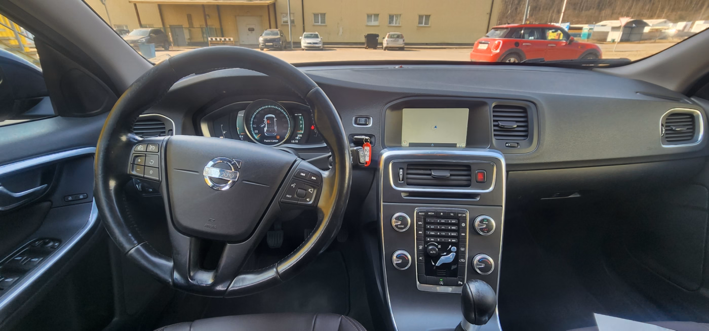 Volvo V60 фото 11