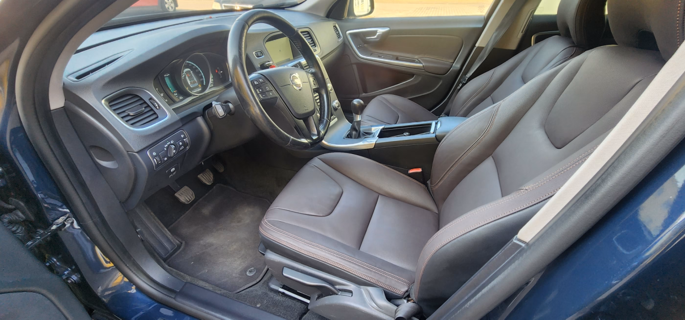 Volvo V60 фото 12
