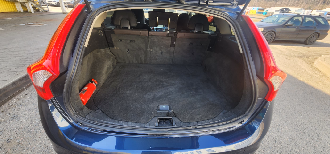 Volvo V60 фото 8