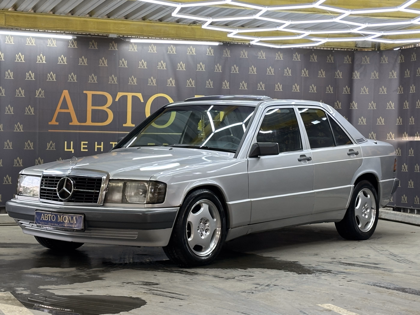 Mercedes-Benz 190 (W201) фото 3