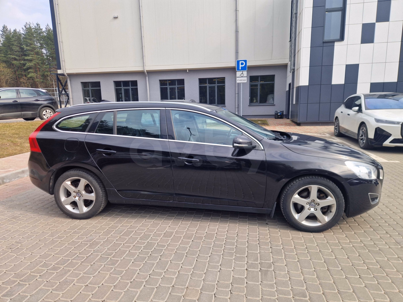 Volvo V60 фото 8