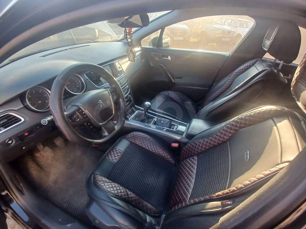 Peugeot 508 фото 9