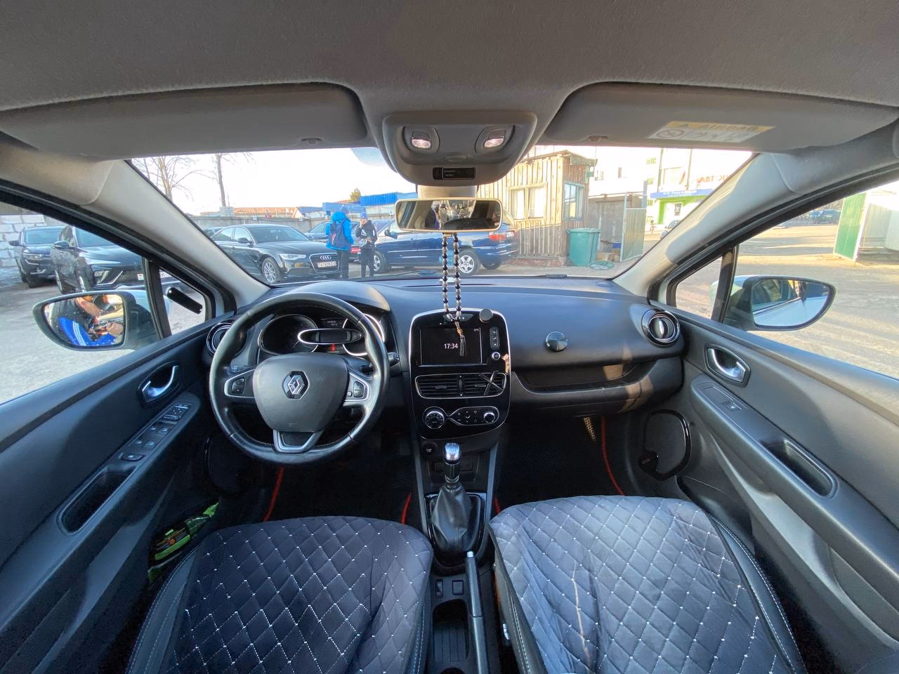 Renault Clio фото 11