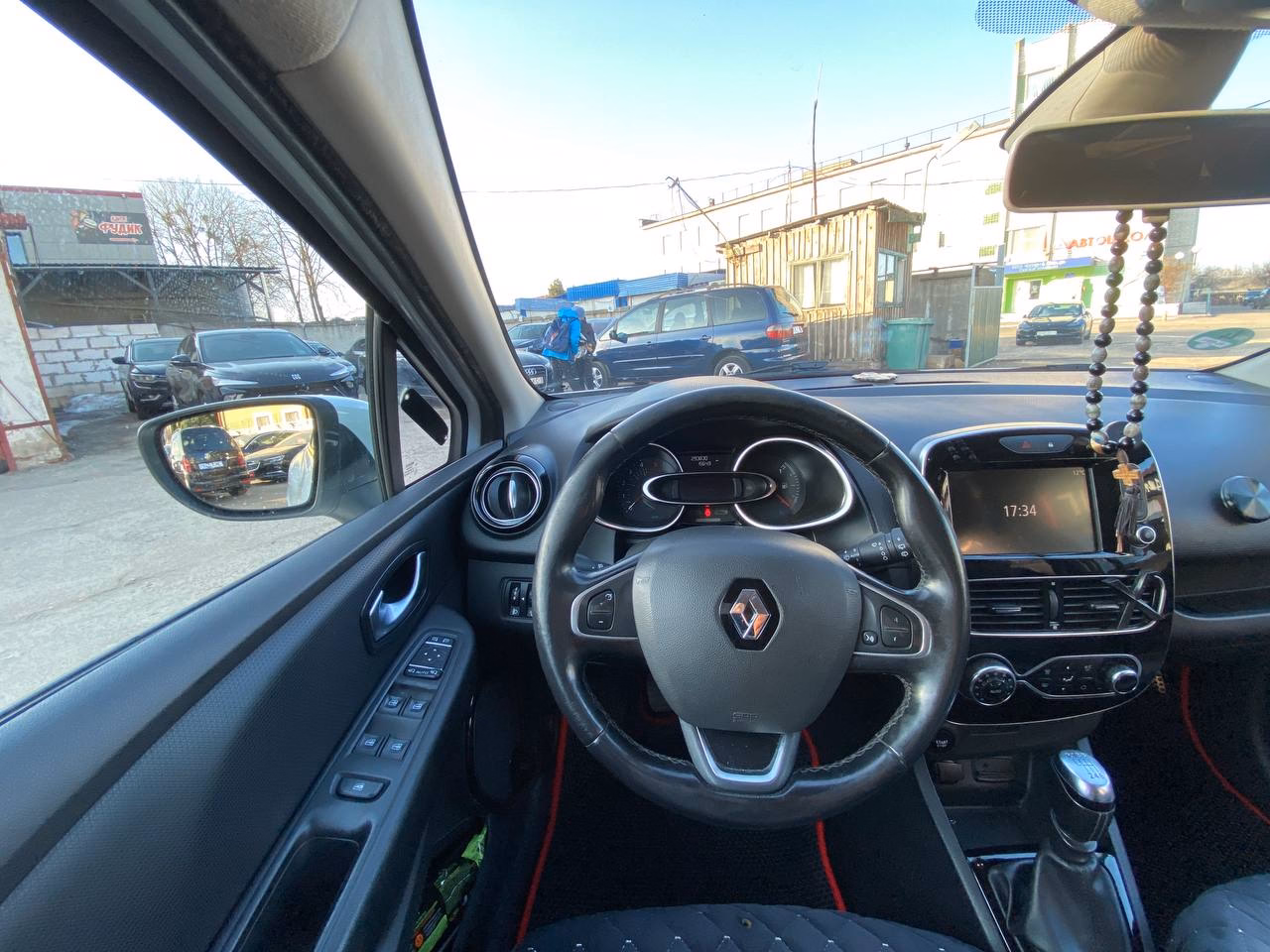Renault Clio фото 12