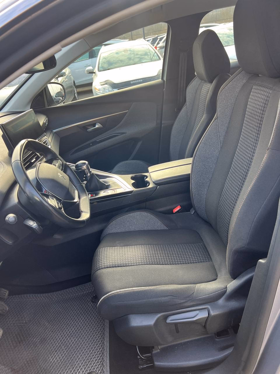 Peugeot 3008 фото 10