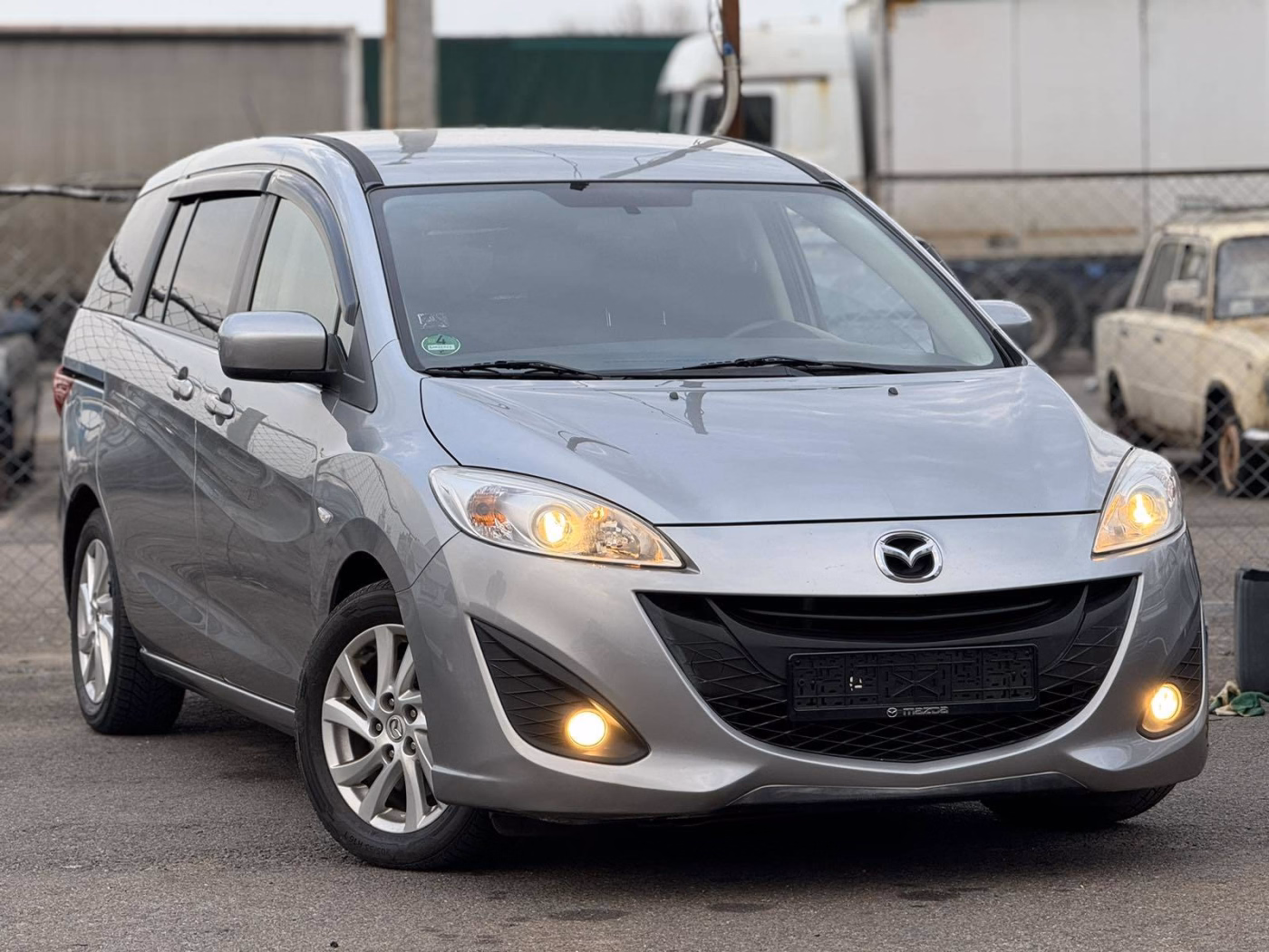 Mazda 5 фото 3