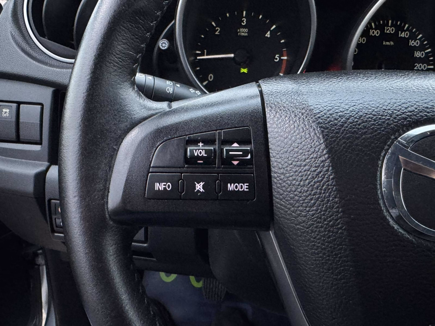 Mazda 5 фото 22
