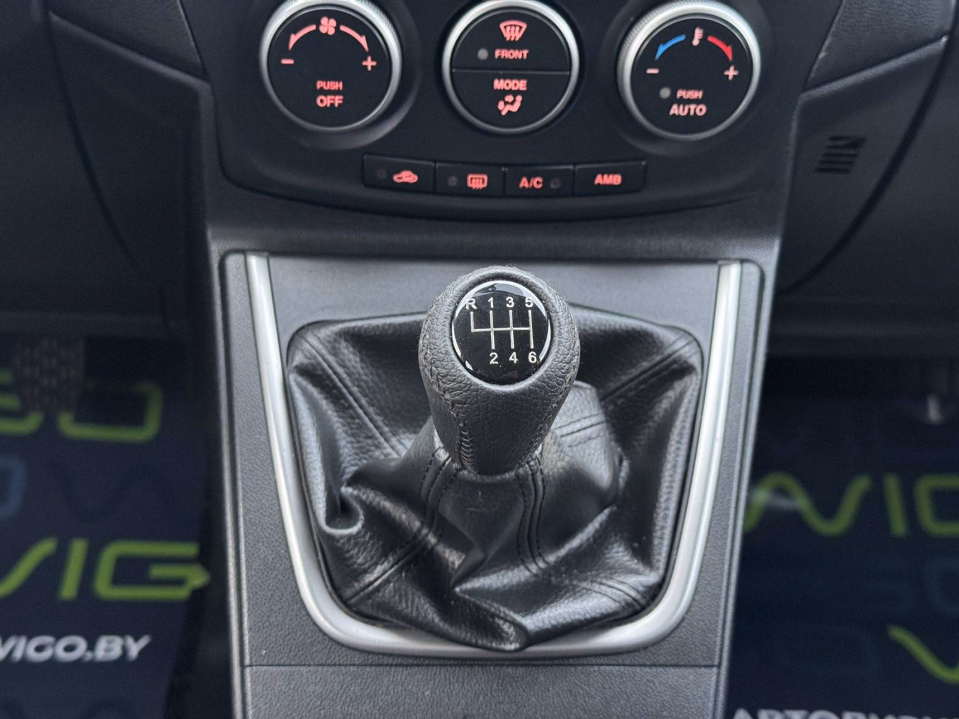 Mazda 5 фото 16