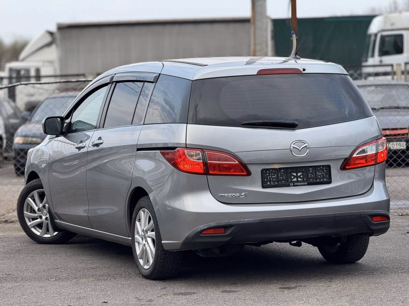 Mazda 5 фото 4