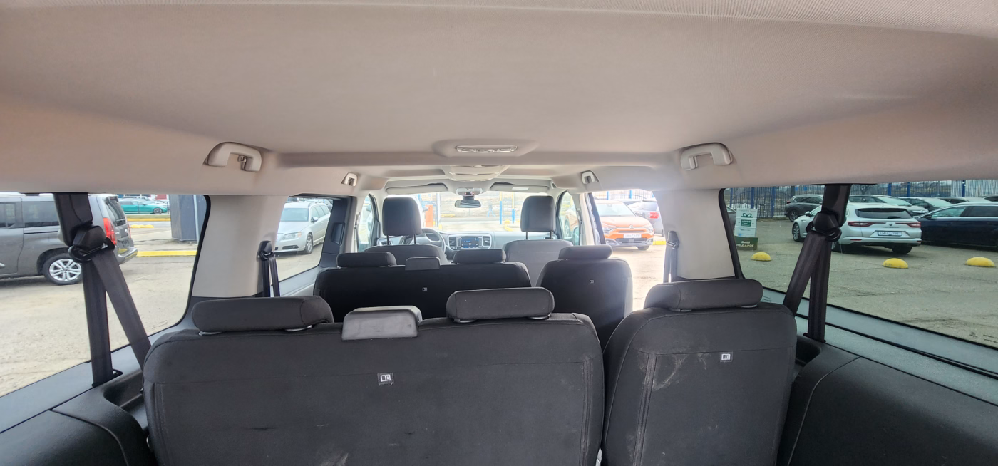 Peugeot Traveller фото 13