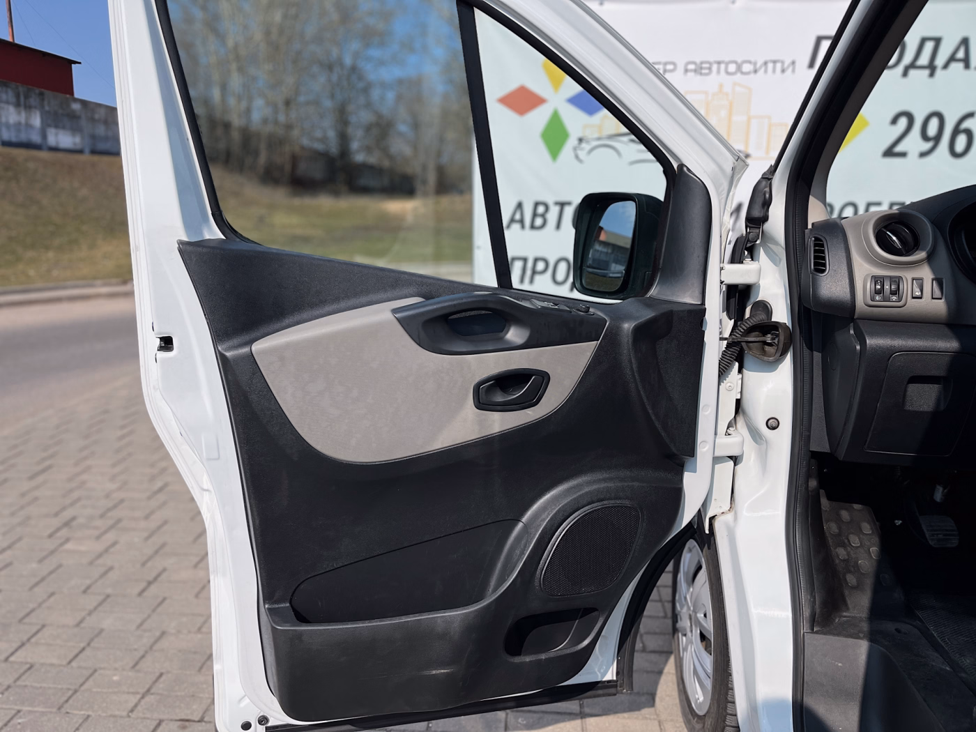 Renault Trafic фото 10