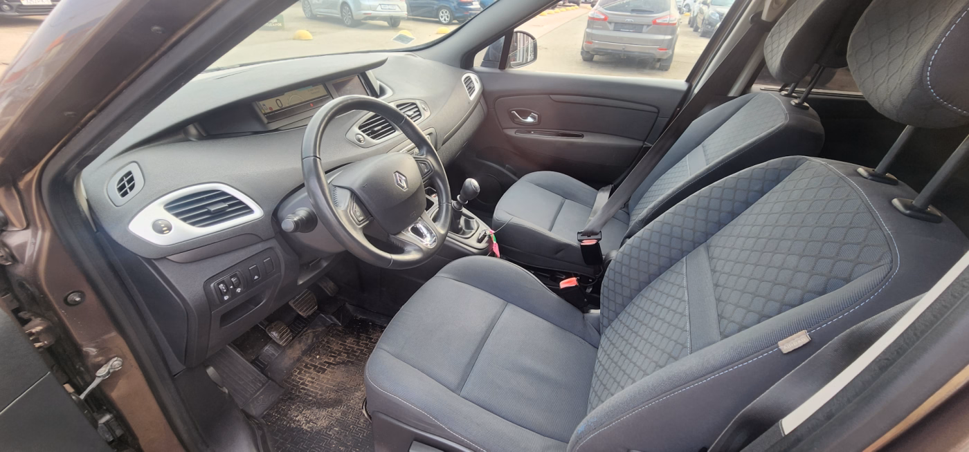 Renault Grand Scenic фото 14