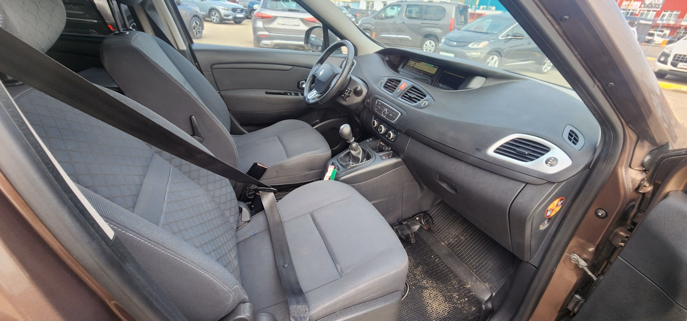 Renault Grand Scenic фото 11
