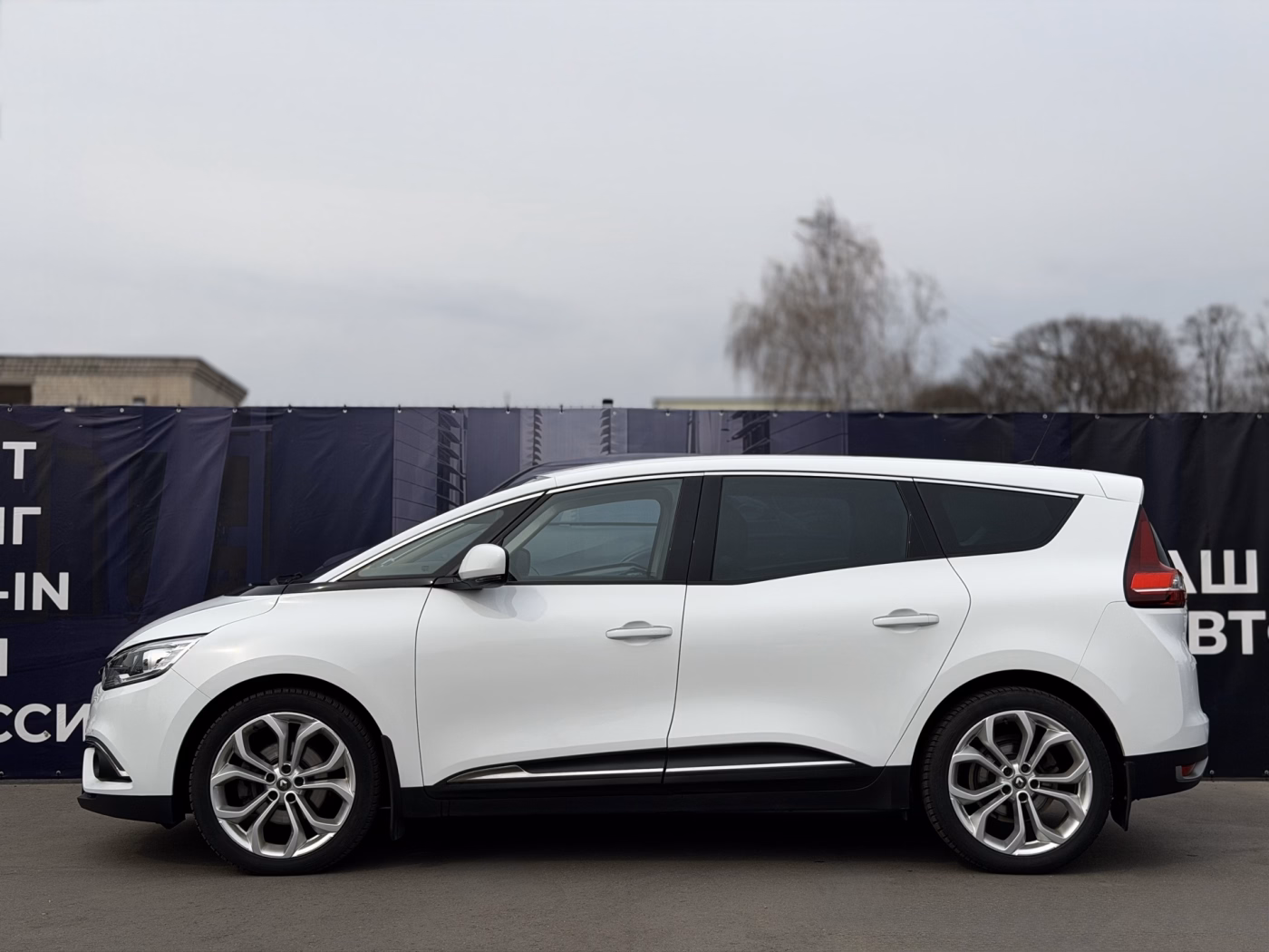 Renault Grand Scenic фото 10