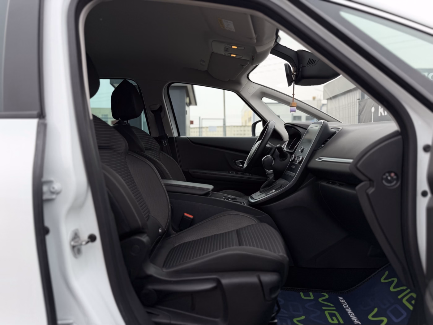 Renault Grand Scenic фото 22