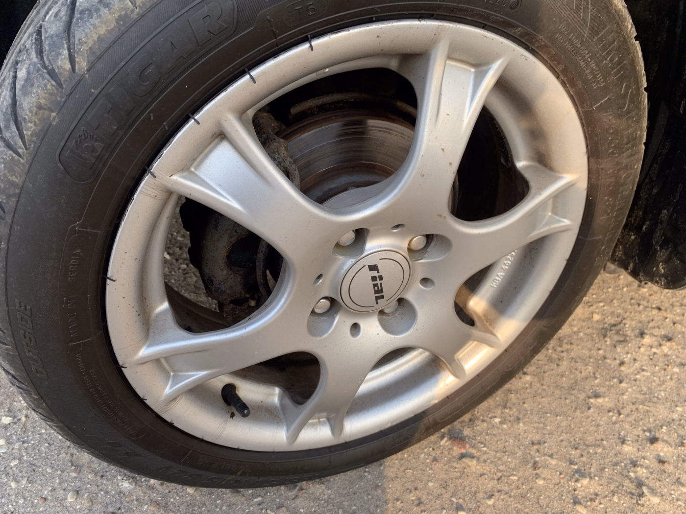 Toyota Yaris фото 15