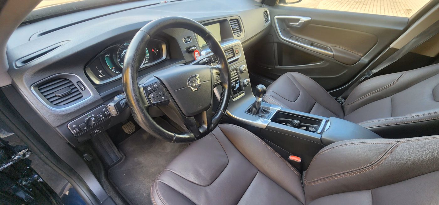 Volvo V60 фото 15