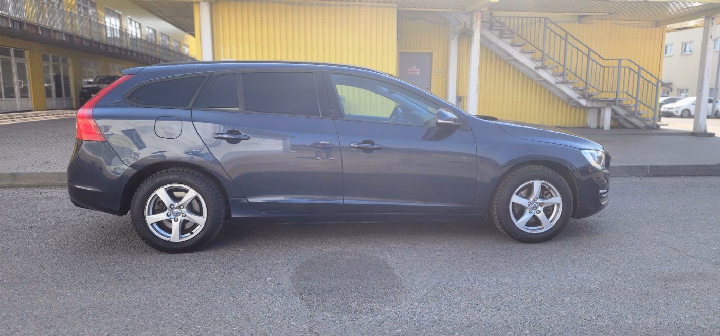 Volvo V60 фото 7
