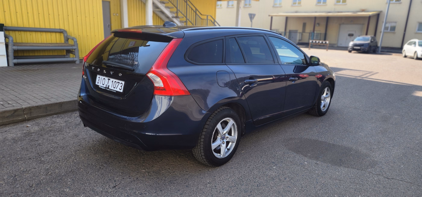 Volvo V60 фото 6