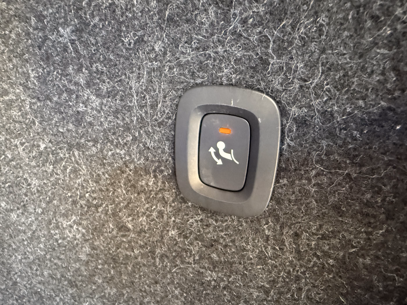 Volvo XC40 фото 16